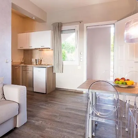 Blue Jasmine Aparthotel