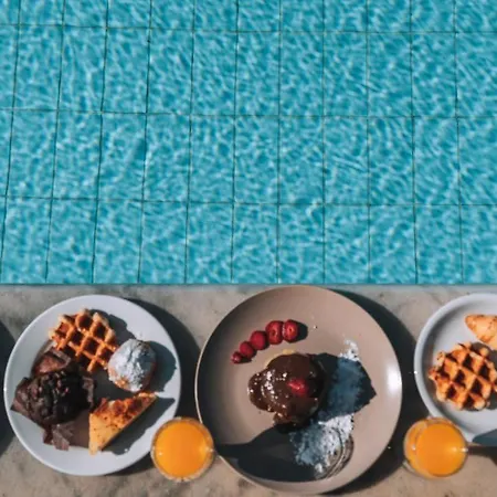 Blue Jasmine מלון דירות 4*