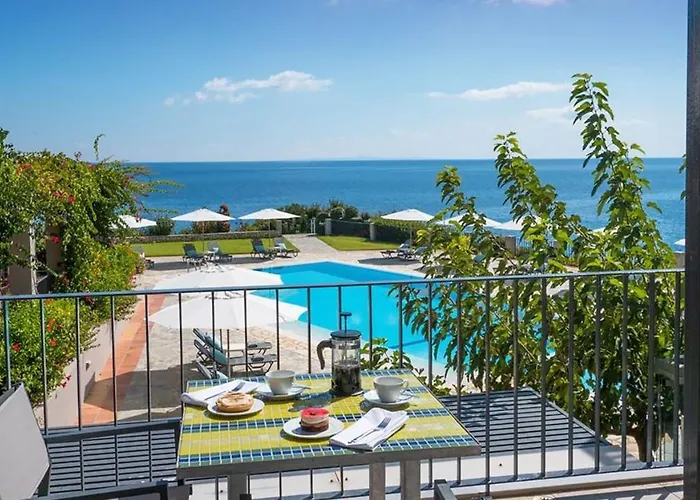 Blue Jasmine Aparthotel 4*