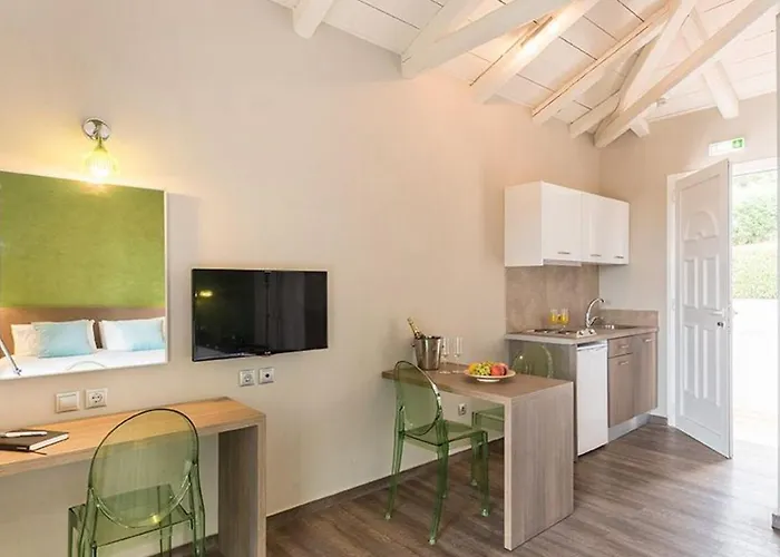 Blue Jasmine Aparthotel