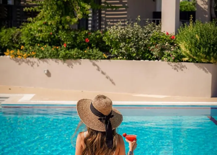 Blue Jasmine Aparthotel